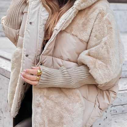 Amara | Manteau à Capuche en Peluche